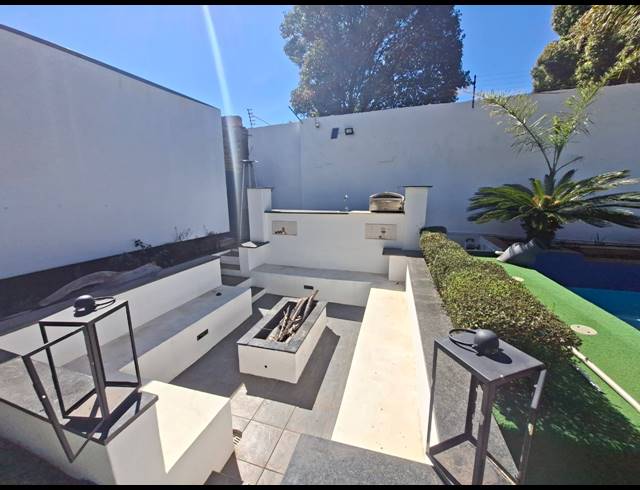 4 BEDROOM FREEHOLD FOR SALE IN PRIMROSE HILL